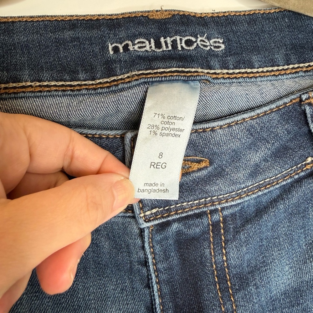 Maurices Flared Jeans Womens 8 Regular Y2K Whiskered Denim + Fading Excellent - Picture 2 of 3